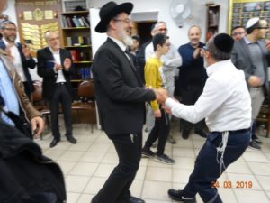 Hakhnassat Sefer Torah Dvar Avraham Rav LasryDanse