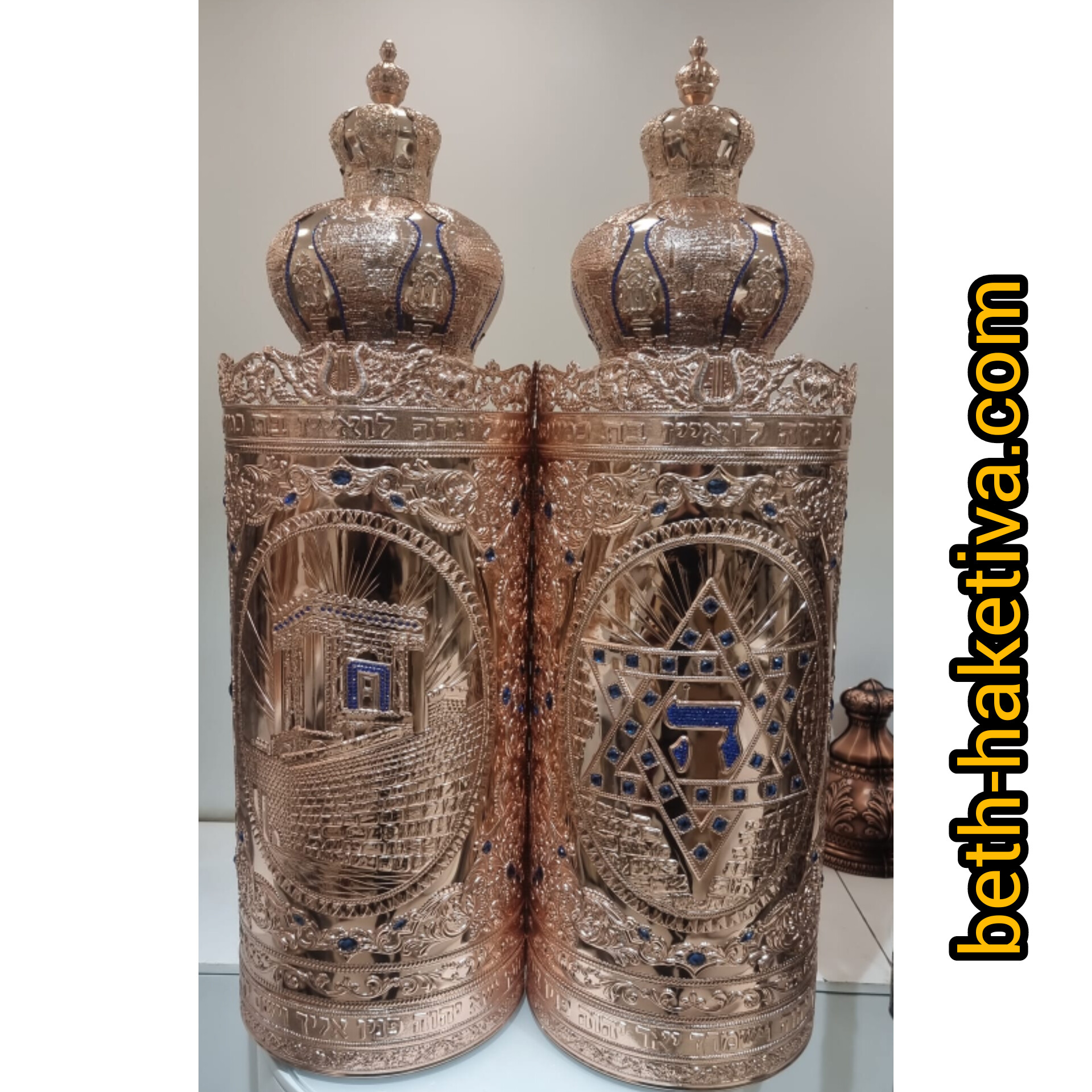 Boitiers de Sifré Thora/ קופסאות סיפרי תורה 3 Boitiers de Sifré Thora/ קופסאות סיפרי תורה